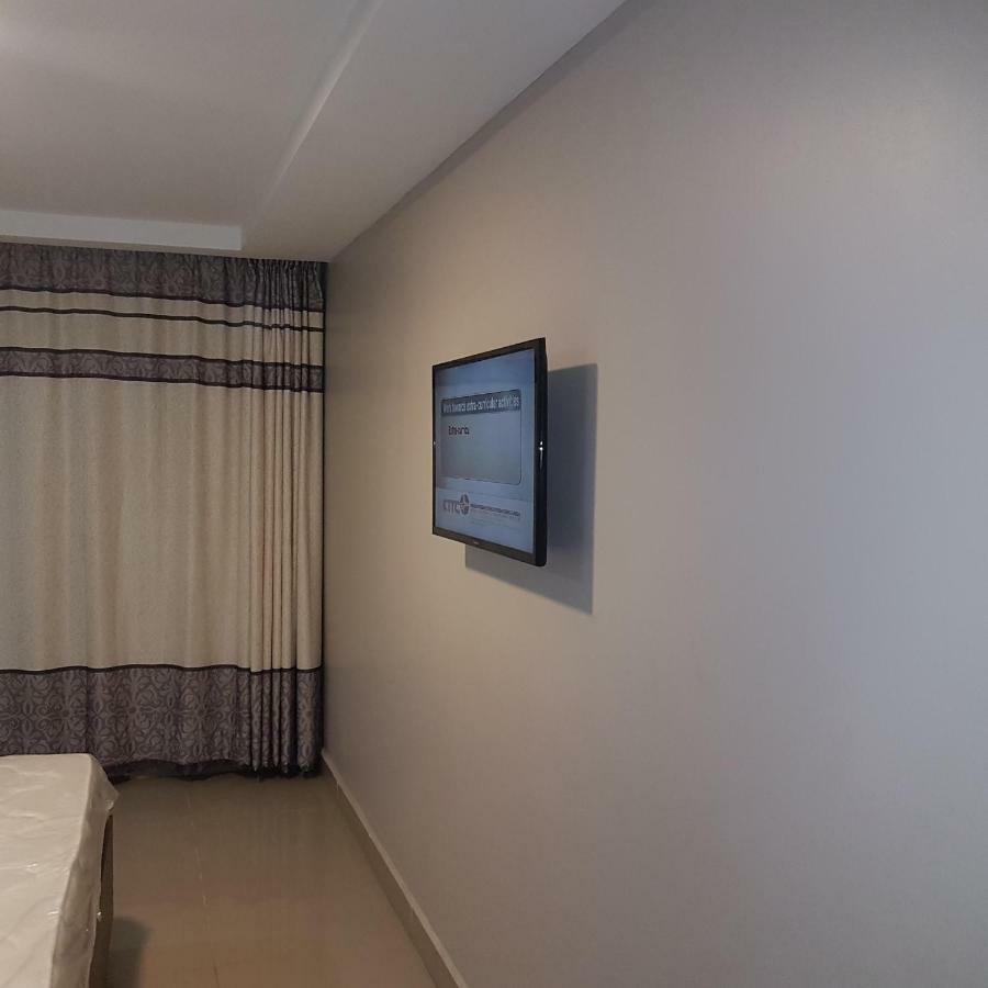 מארו Adala Motel מראה חיצוני תמונה